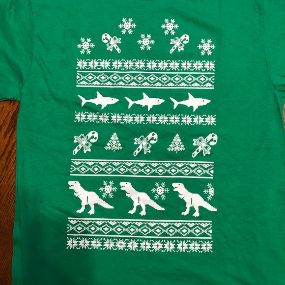 🌸2/$8 or 4/$15 Unisex Christmas tshirts new with tag - Picture 8 of 10